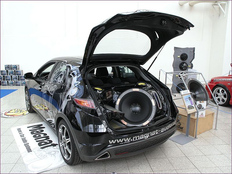 800px-Honda_Civic_-_tuning.jpg